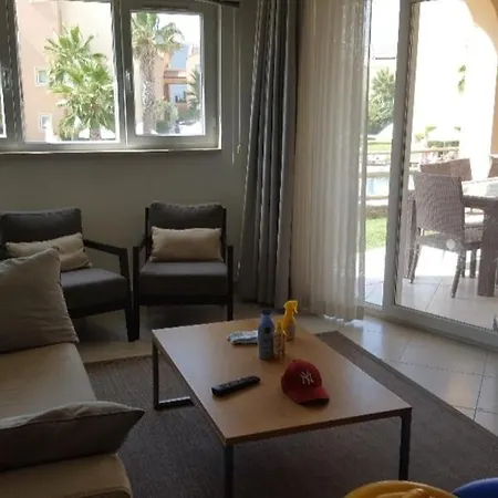 Golf Apartment *