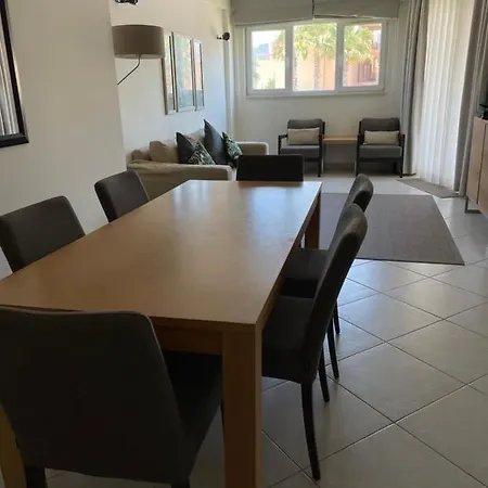 Golf Apartment *